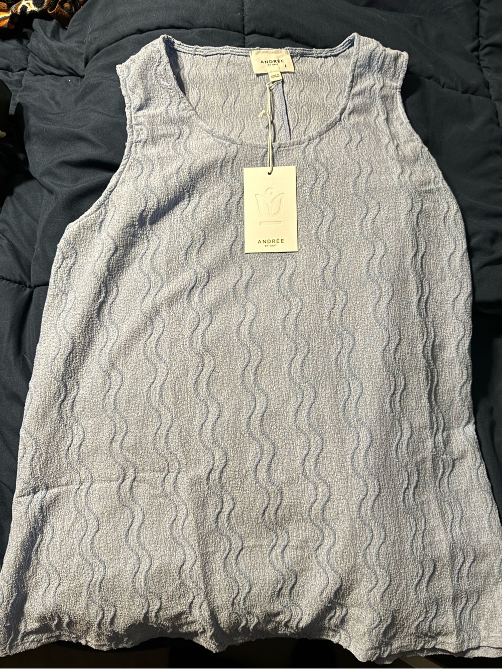 ANDREE BY UNIT Blue Wave-Textured Tank - Size L